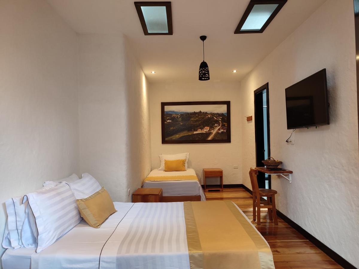 Hotel Boutique La Leyenda 1860 Salamina ภายนอก รูปภาพ