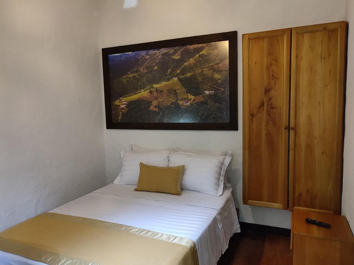 Hotel Boutique La Leyenda 1860 Salamina ภายนอก รูปภาพ